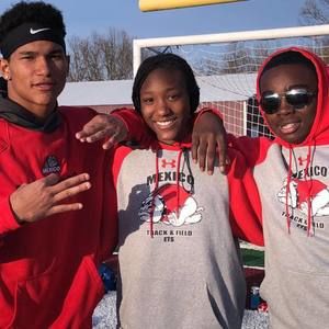 Meet your Posher, Moenaisa